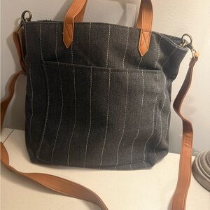 Thirty-One Casual Crossbody in gray stripe